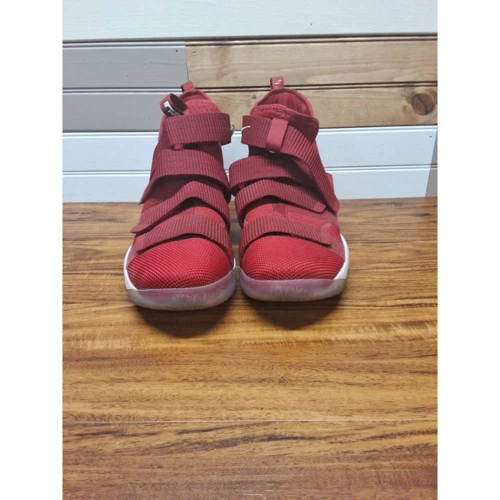 Nike Lebron Soldier XI 11 University‎ Red Men's Size 16.5 US 943155-603